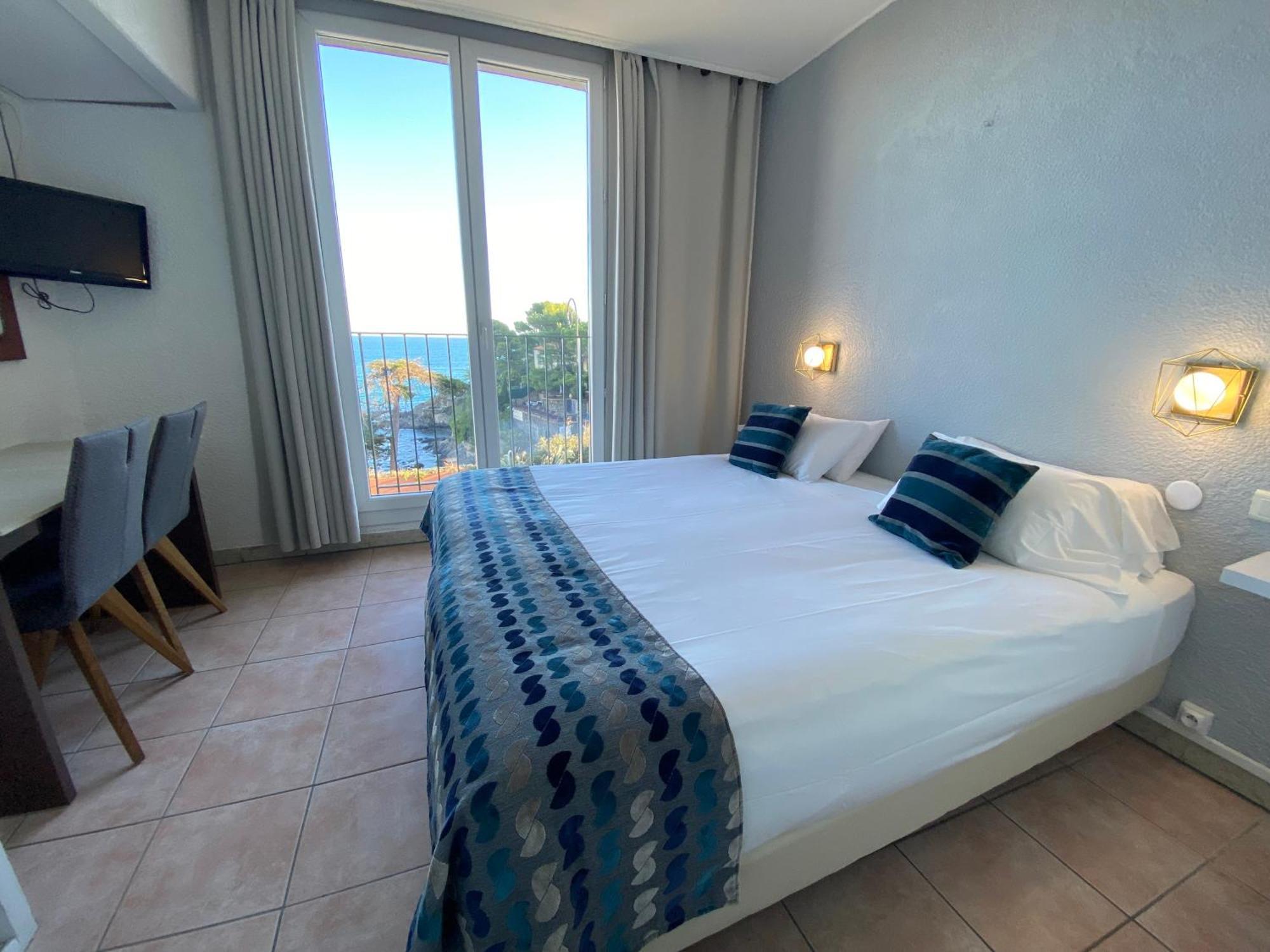 Hotel Le Bon Port กูลิอูร์ ภายนอก รูปภาพ